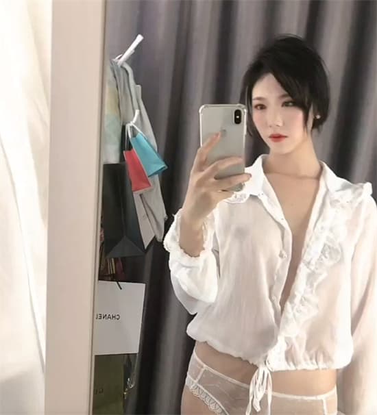 特朗普政府下令中资企业剥离美国芯片资产，180天内完成，中美科技博弈升级